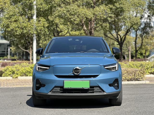 Volvo C40 EV