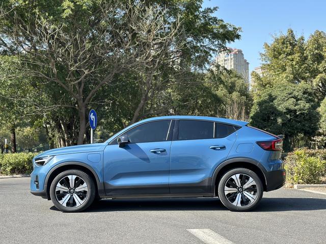 Volvo C40 EV