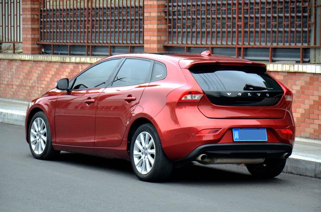 Volvo V40