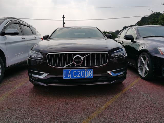 Volvo S90