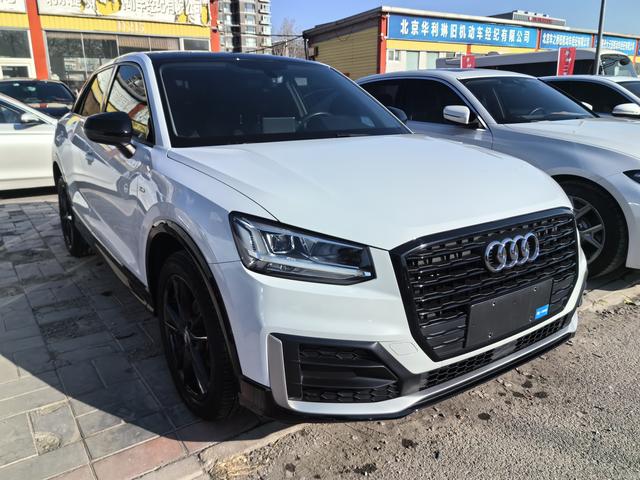 Audi Q2L