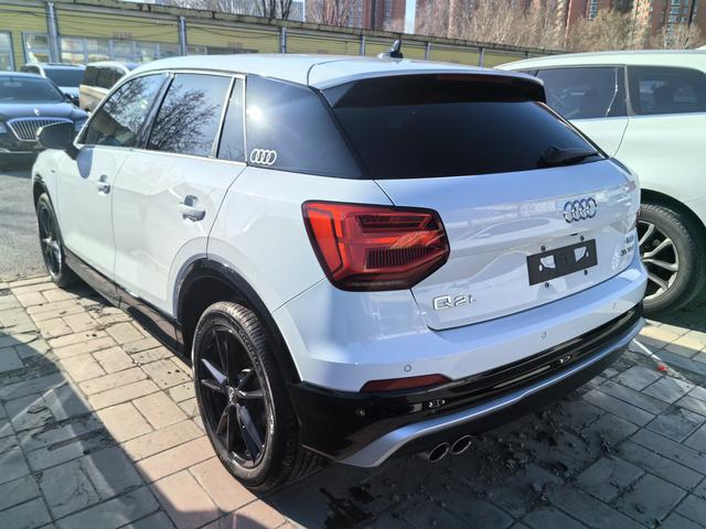 Audi Q2L