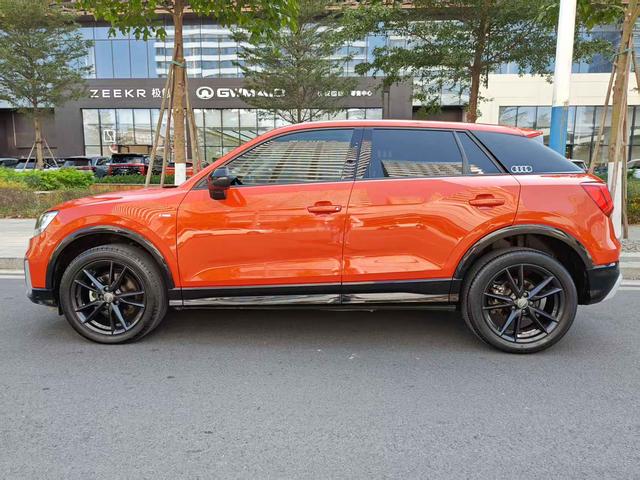 Audi Q2L