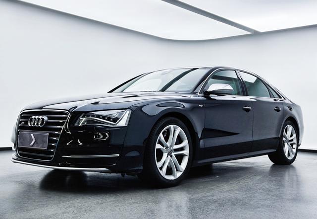 Audi S8