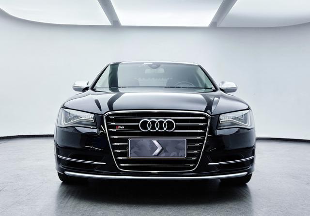 Audi S8