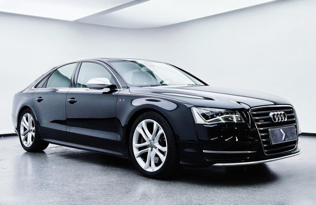 Audi S8