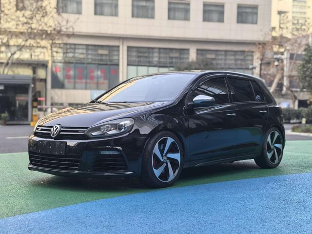 Volkswagen Golf GTI