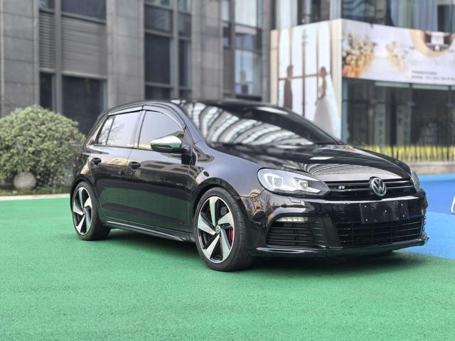 Volkswagen Golf GTI