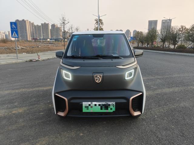 Baojun E200