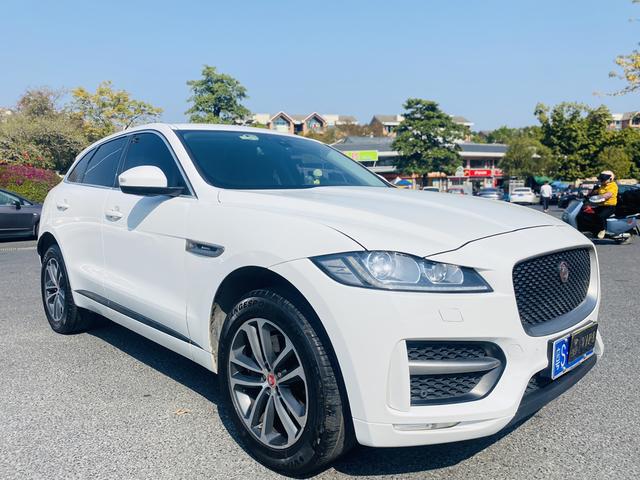 Jaguar F-PACE