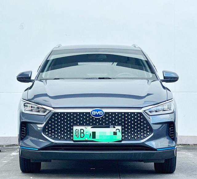 BYD e2