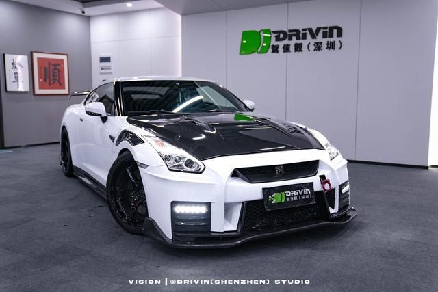 Nissan GT-R