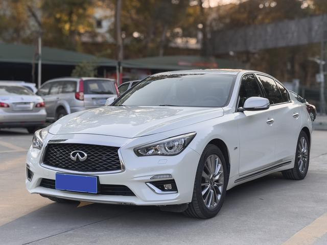 Infiniti Q50L