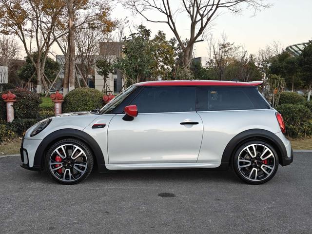 MINI JCW