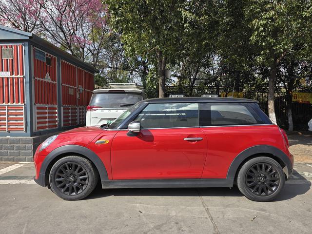 MINI MINI