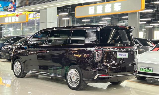 Hongqi HQ9 PHEV