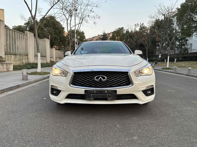 Infiniti Q50L