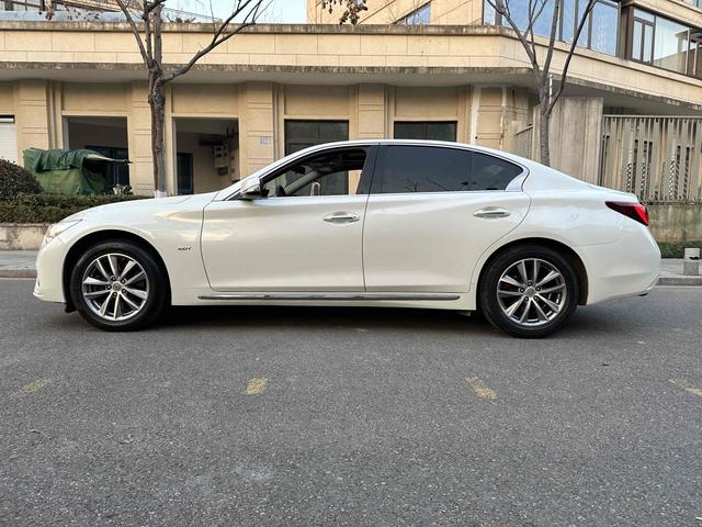 Infiniti Q50L