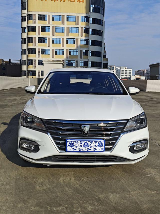 Roewe i5