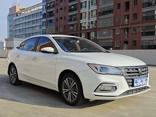 Roewe i5