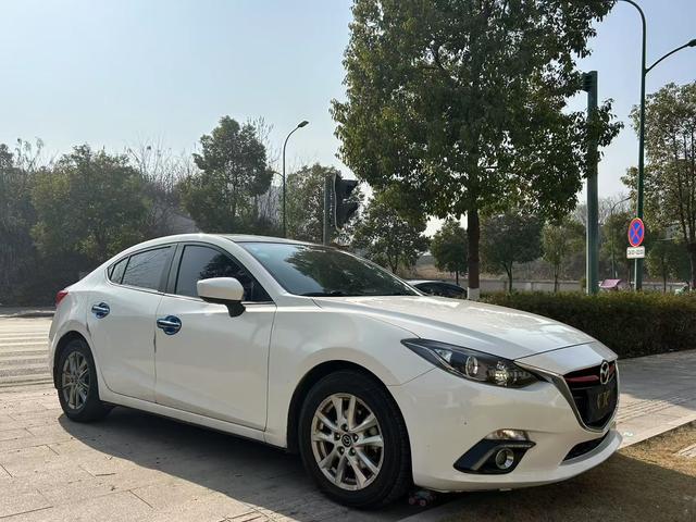 Mazda 3 Angkesela