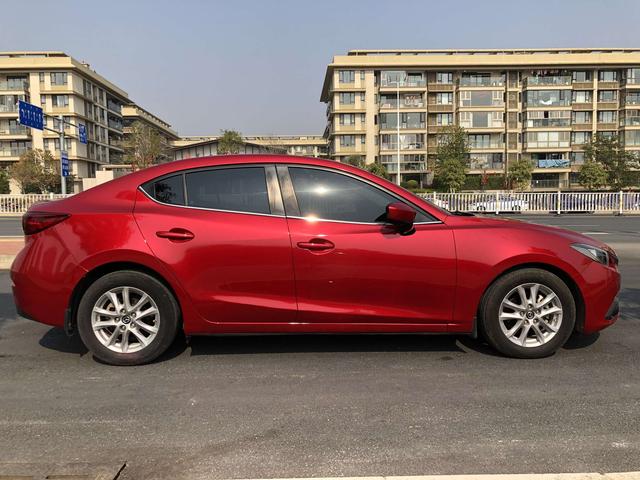 Mazda 3 Angkesela