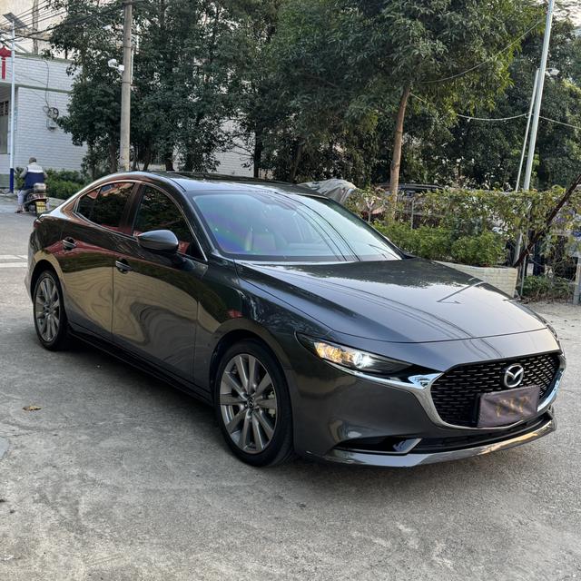 Mazda 3 Angkesela