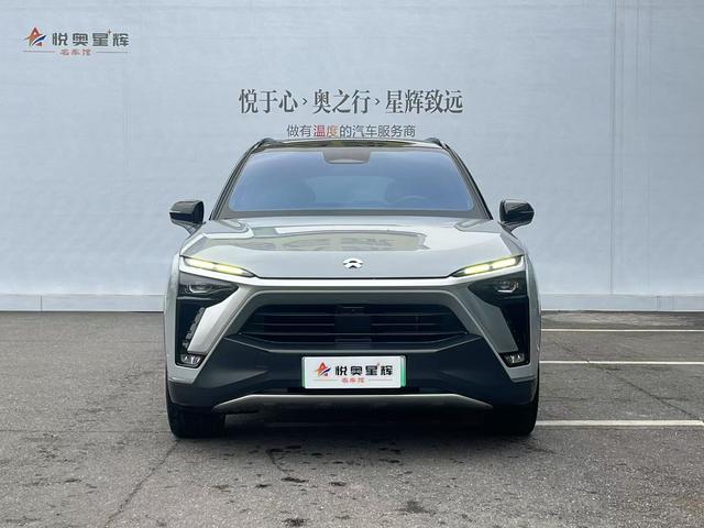 NIO ES8