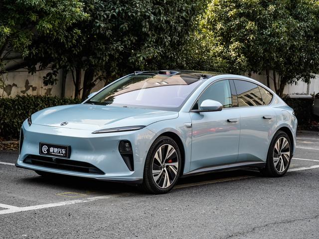 NIO ET5