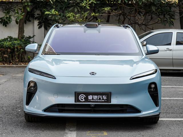 NIO ET5