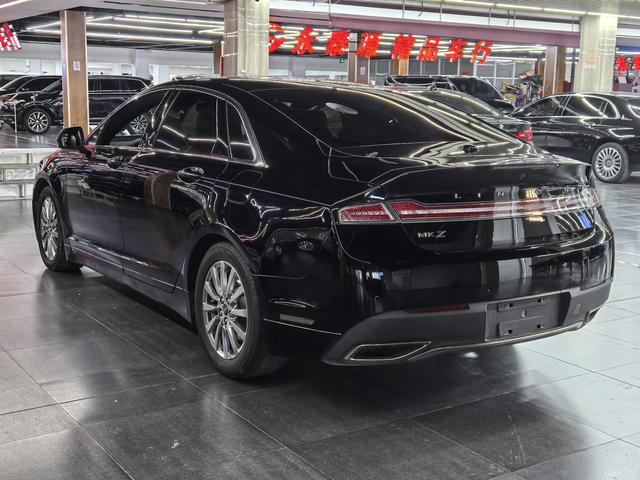 Lincoln MKZ