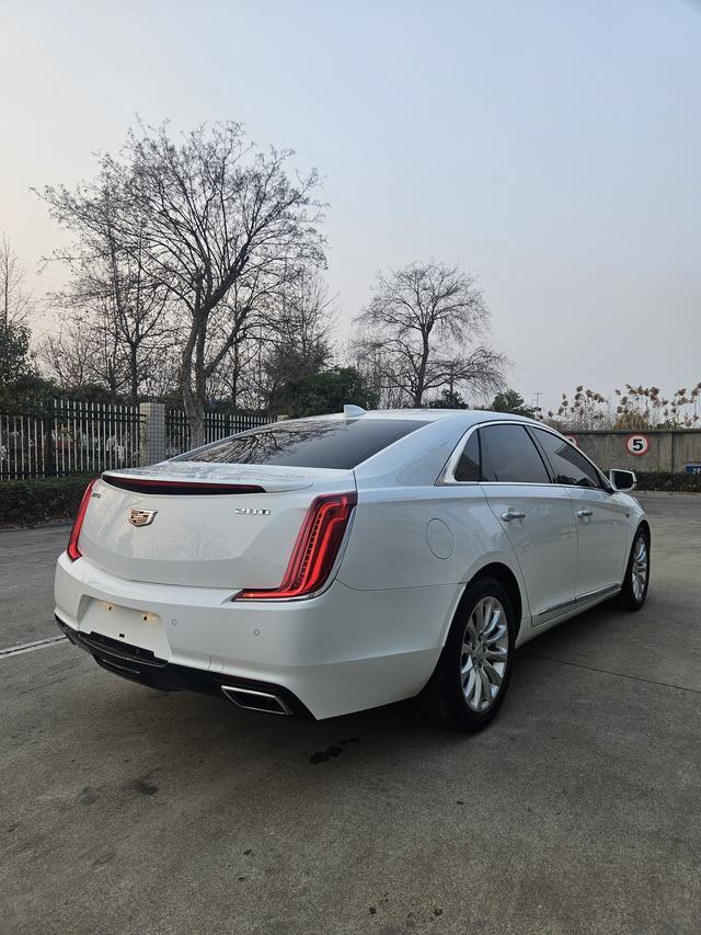 Cadillac XTS