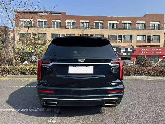 Cadillac XT6