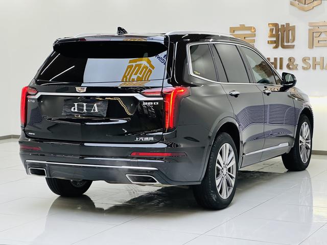 Cadillac XT6