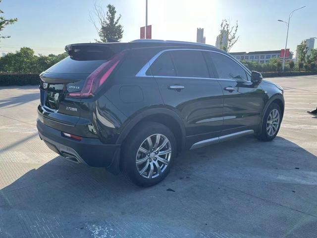 Cadillac XT4