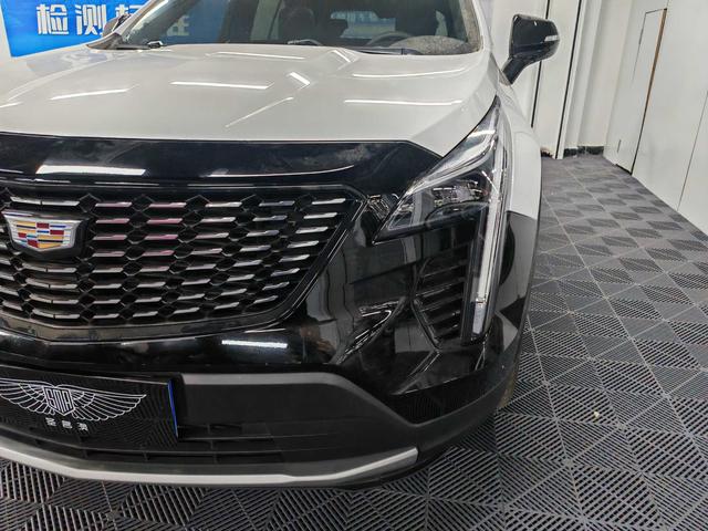 Cadillac XT4