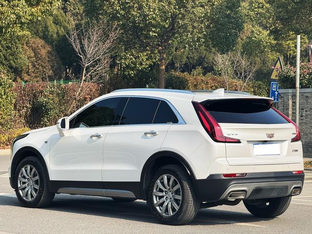 Cadillac XT4