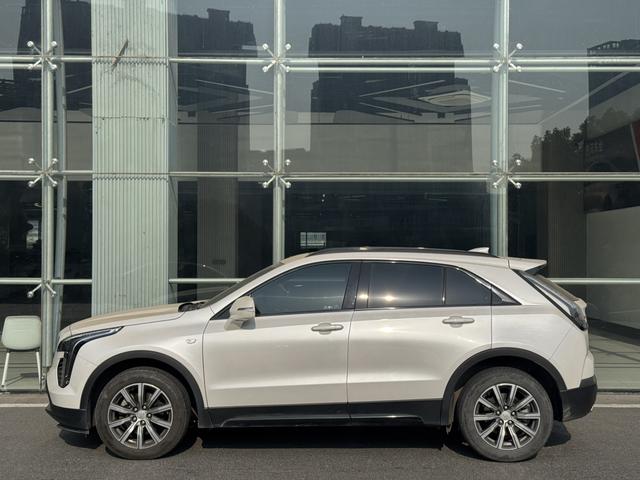 Cadillac XT4