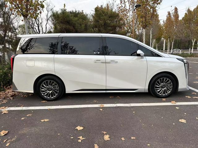 GAC Trumpchi M8