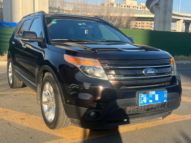 Ford Explorer (imported)