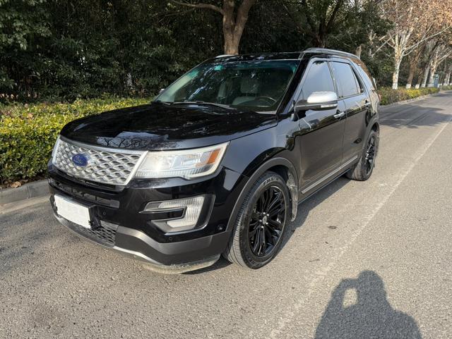 Ford Explorer (imported)