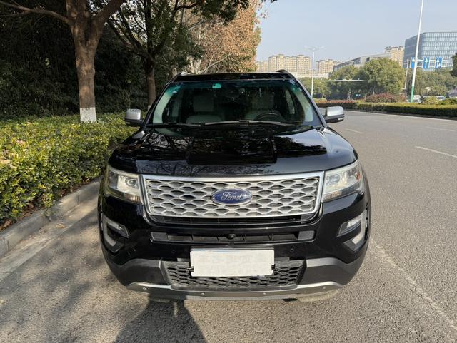 Ford Explorer (imported)