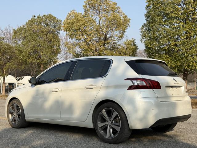 Peugeot 308S