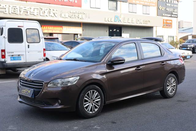 Peugeot 301