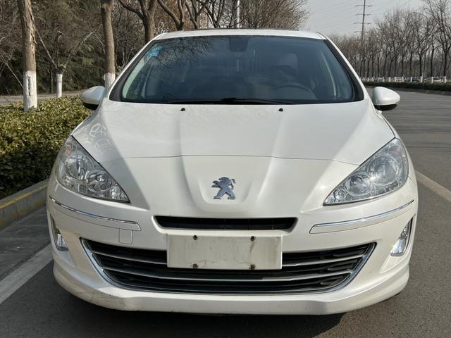 Peugeot 408