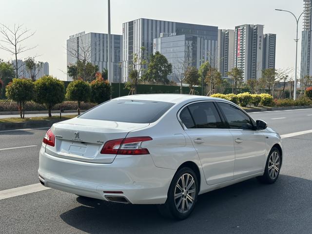 Peugeot 408