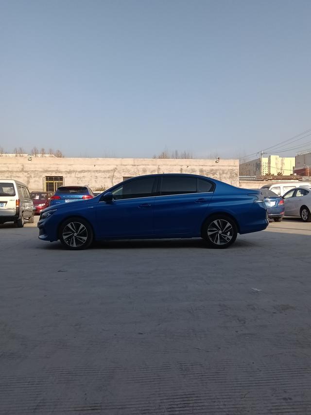 Peugeot 408