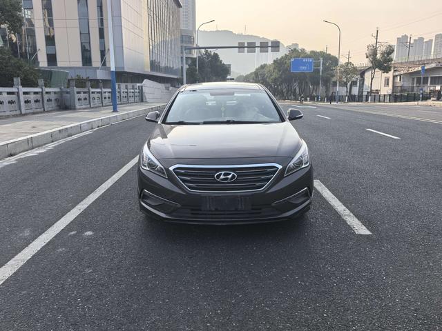 Hyundai Sonata nine