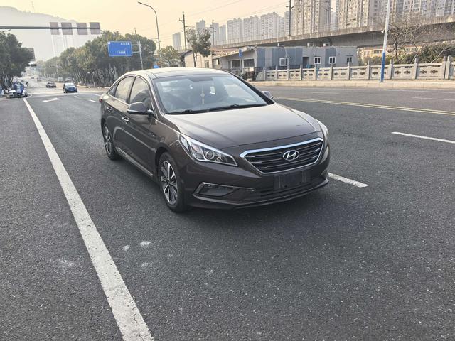 Hyundai Sonata nine