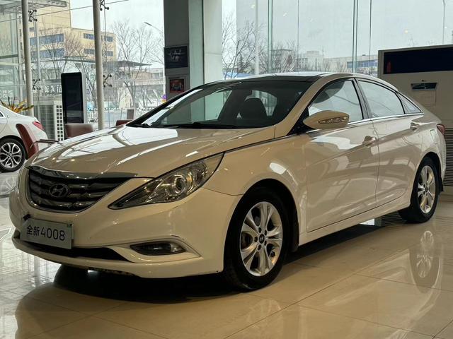 Hyundai Sonata eight